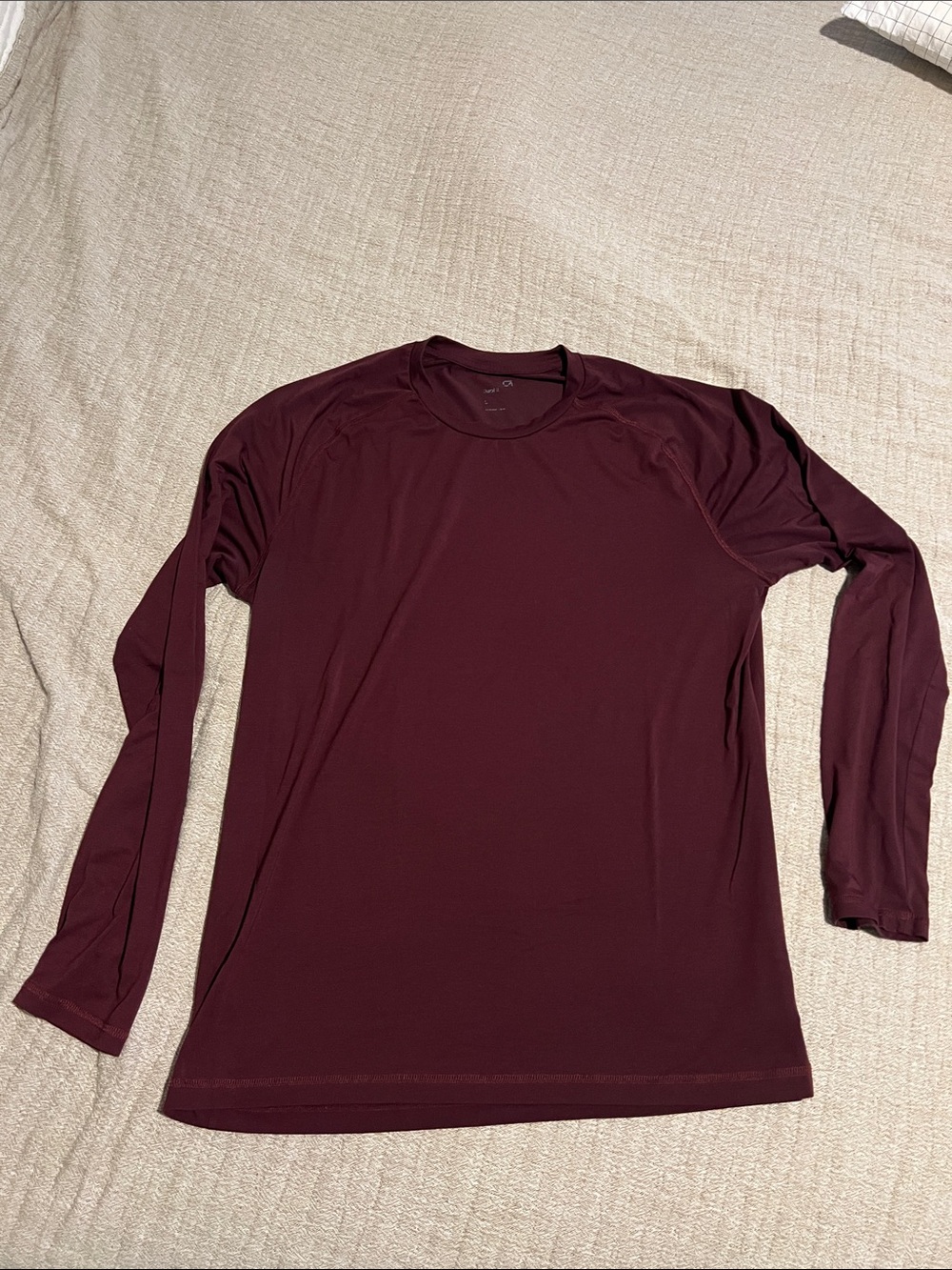 GapFit Men's Long-Sleeve Crew Tee in Burgundy
